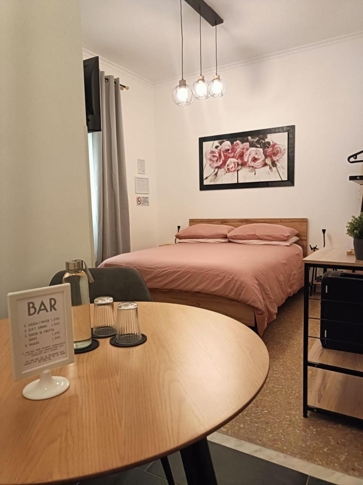 Rose Antiche Vatican B&B โรม ภายนอก รูปภาพ